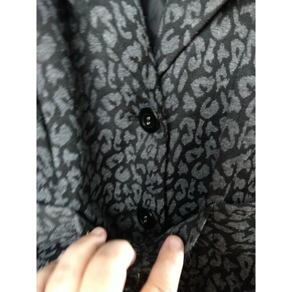 Garfield & Marks Woman M Blazer Black Grey Animal Print Two Button Belt... - Picture 4 of 11